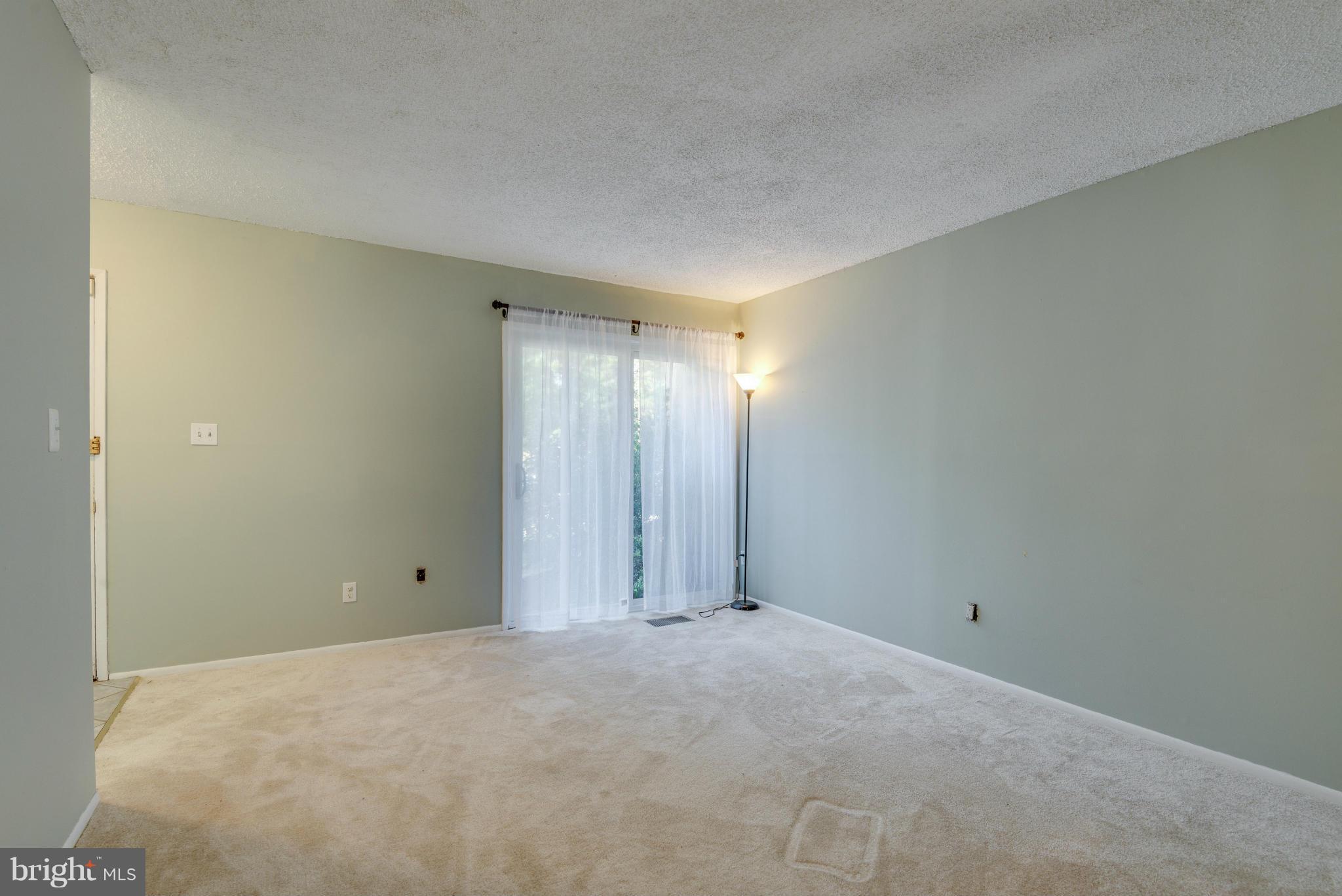 2190 Cartwright Place Reston, VA 20191 - Photo 5 of 29 Living Room