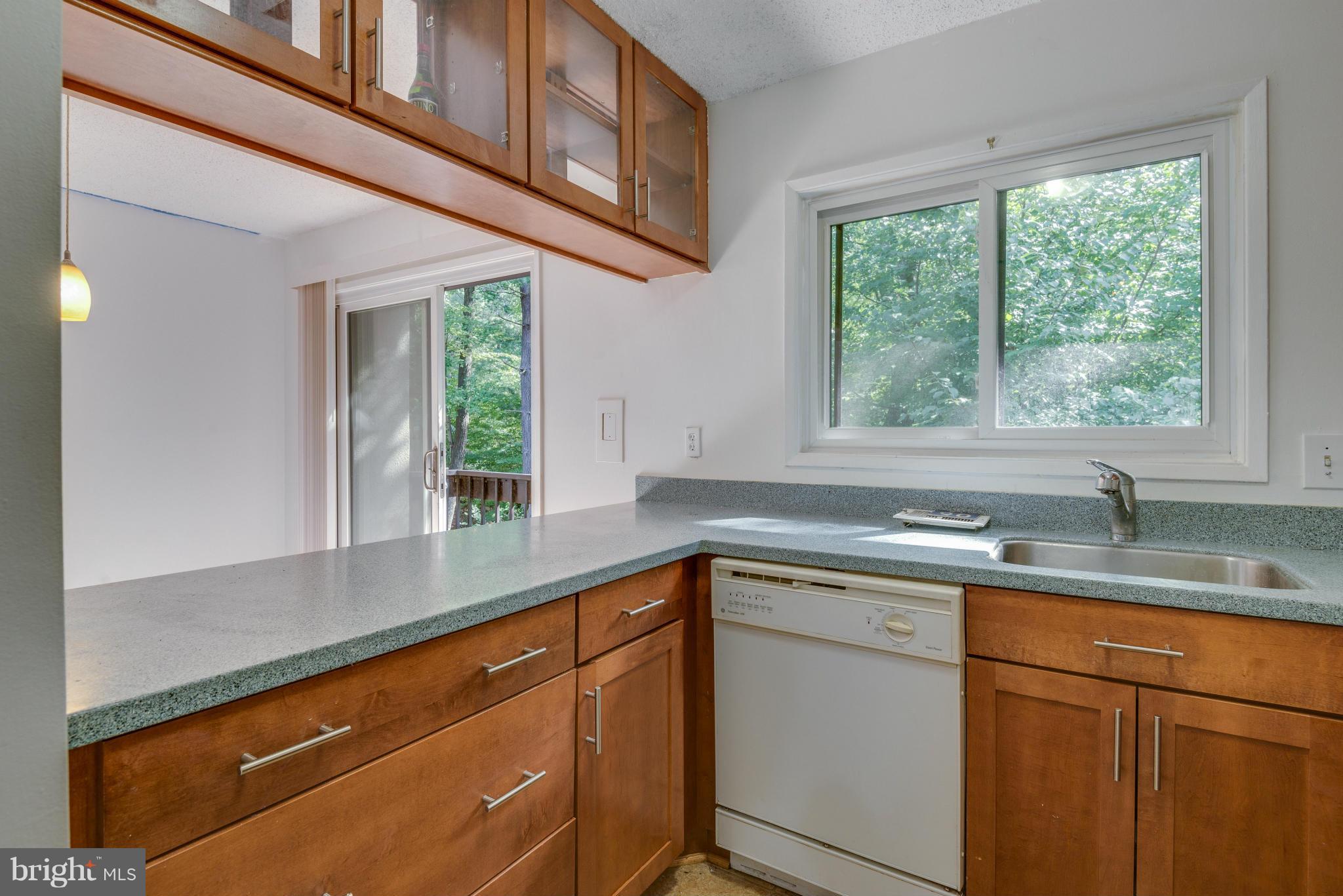 2190 Cartwright Place Reston, VA 20191 - Photo 9 of 29 Kitchen
