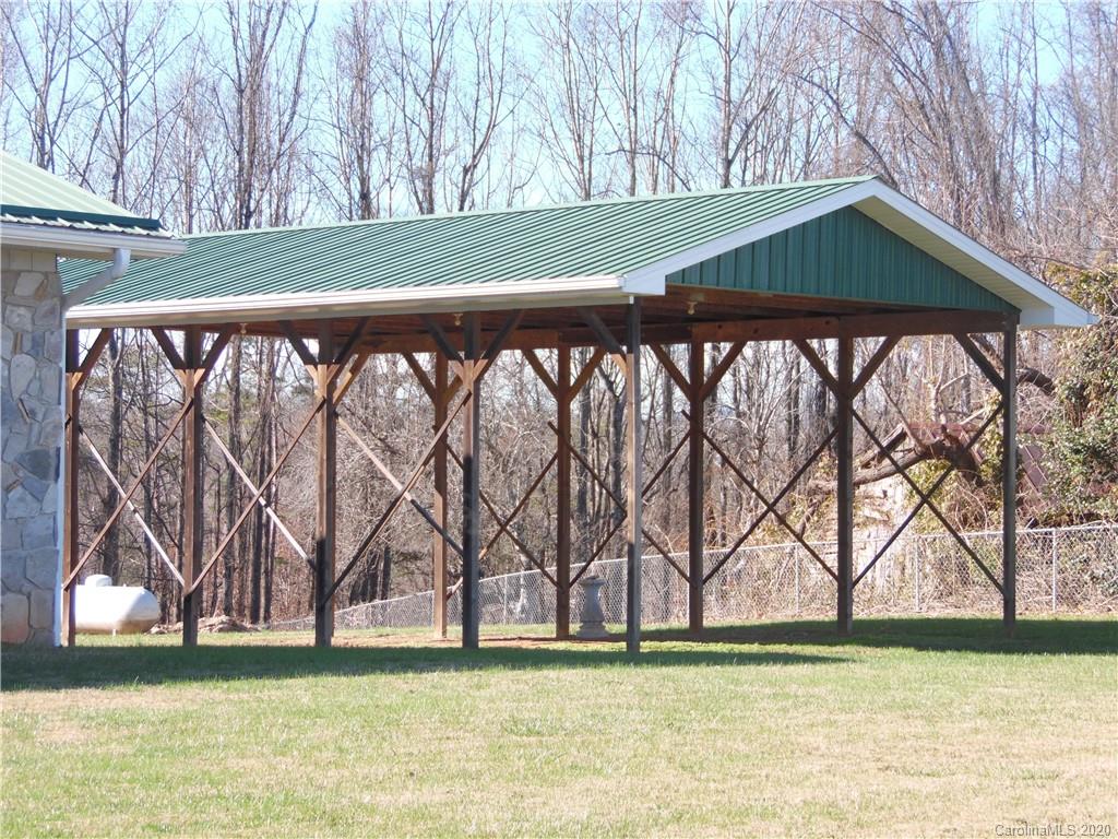 631 Reservoir Road Marion, NC 28752 - Photo 2 of 29 Gallery Image 2