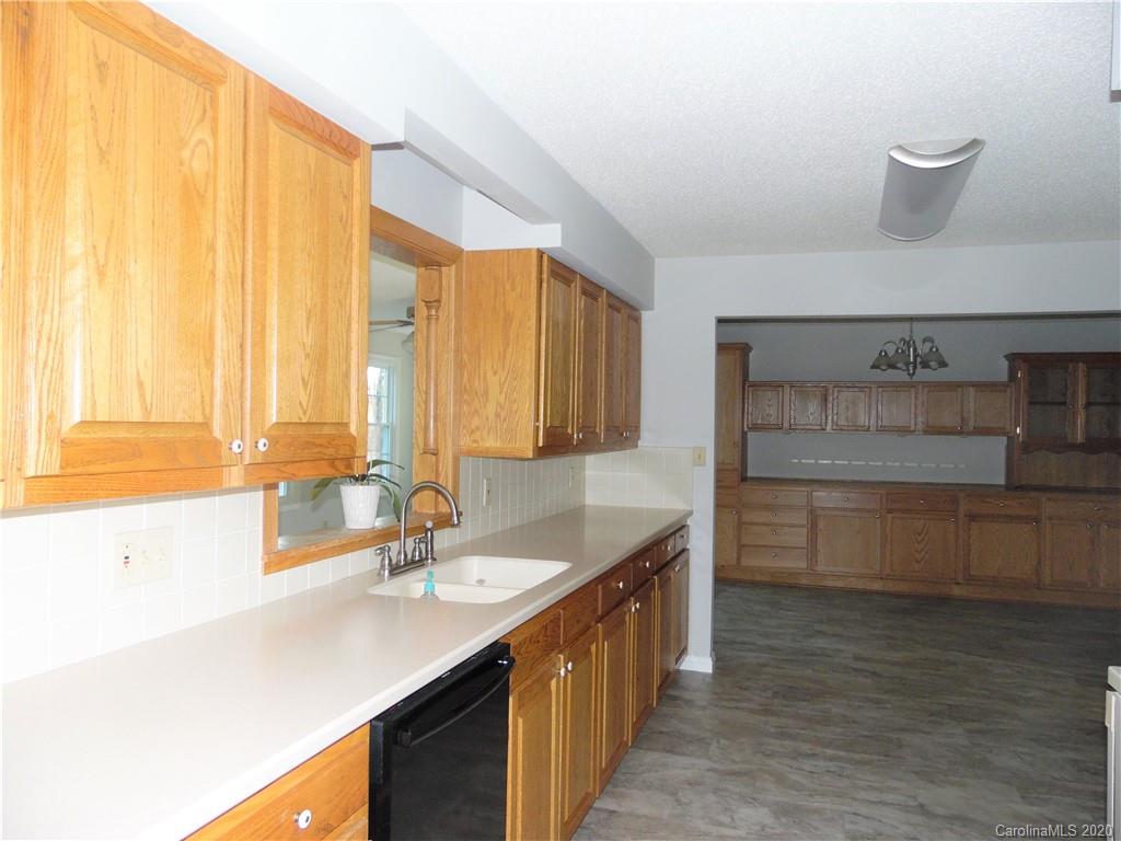 631 Reservoir Road Marion, NC 28752 - Photo 7 of 29 Gallery Image 7