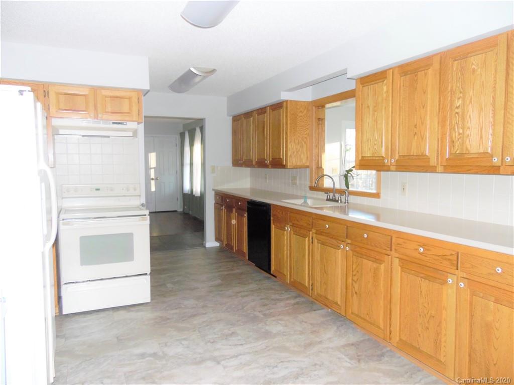 631 Reservoir Road Marion, NC 28752 - Photo 8 of 29 Gallery Image 8