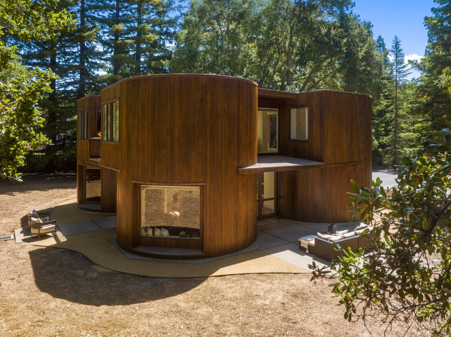 a building outdoor space with a outdoor space