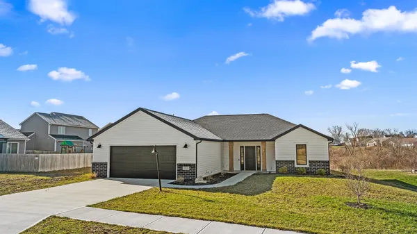 $335,000 | 203 West Longfellow Boulevard, Columbia City, IN 46725