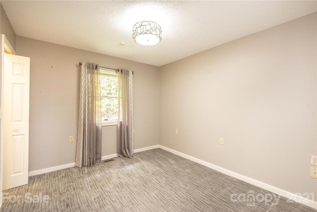 270 Mamie Cook Road Boone, NC 28607 - Photo 12 of 48 Gallery Image 12