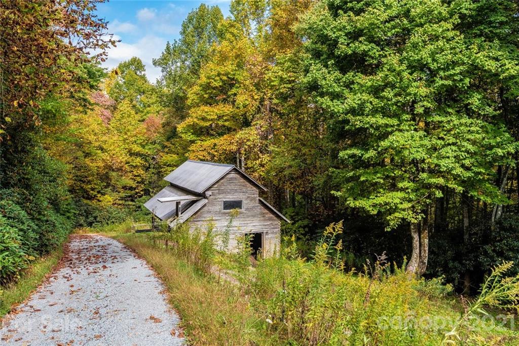 270 Mamie Cook Road Boone, NC 28607 - Photo 31 of 48 Gallery Image 31