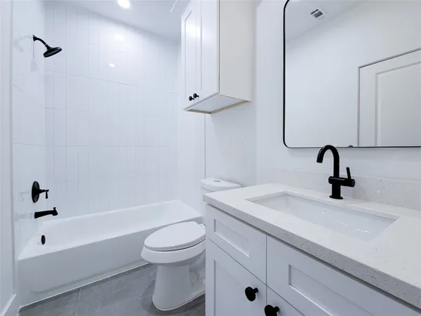 $2,995 | 7703 Earl Rudder Way, Houston, TX 77055