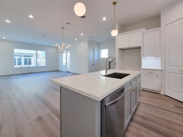 $2,995 | 7703 Earl Rudder Way, Houston, TX 77055