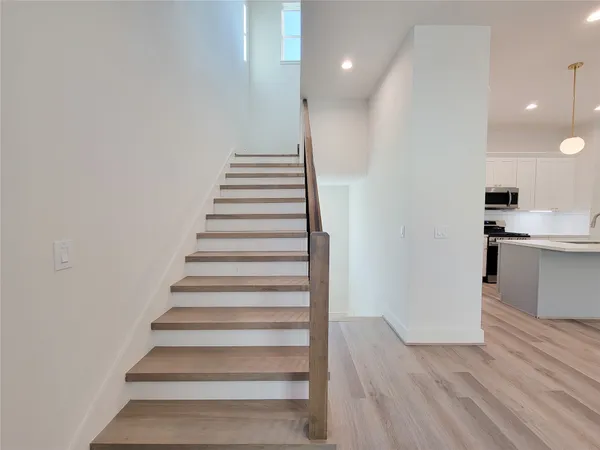 $2,995 | 7703 Earl Rudder Way, Houston, TX 77055