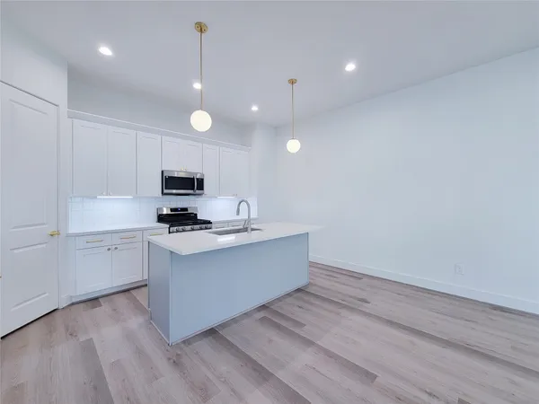 $2,995 | 7703 Earl Rudder Way, Houston, TX 77055