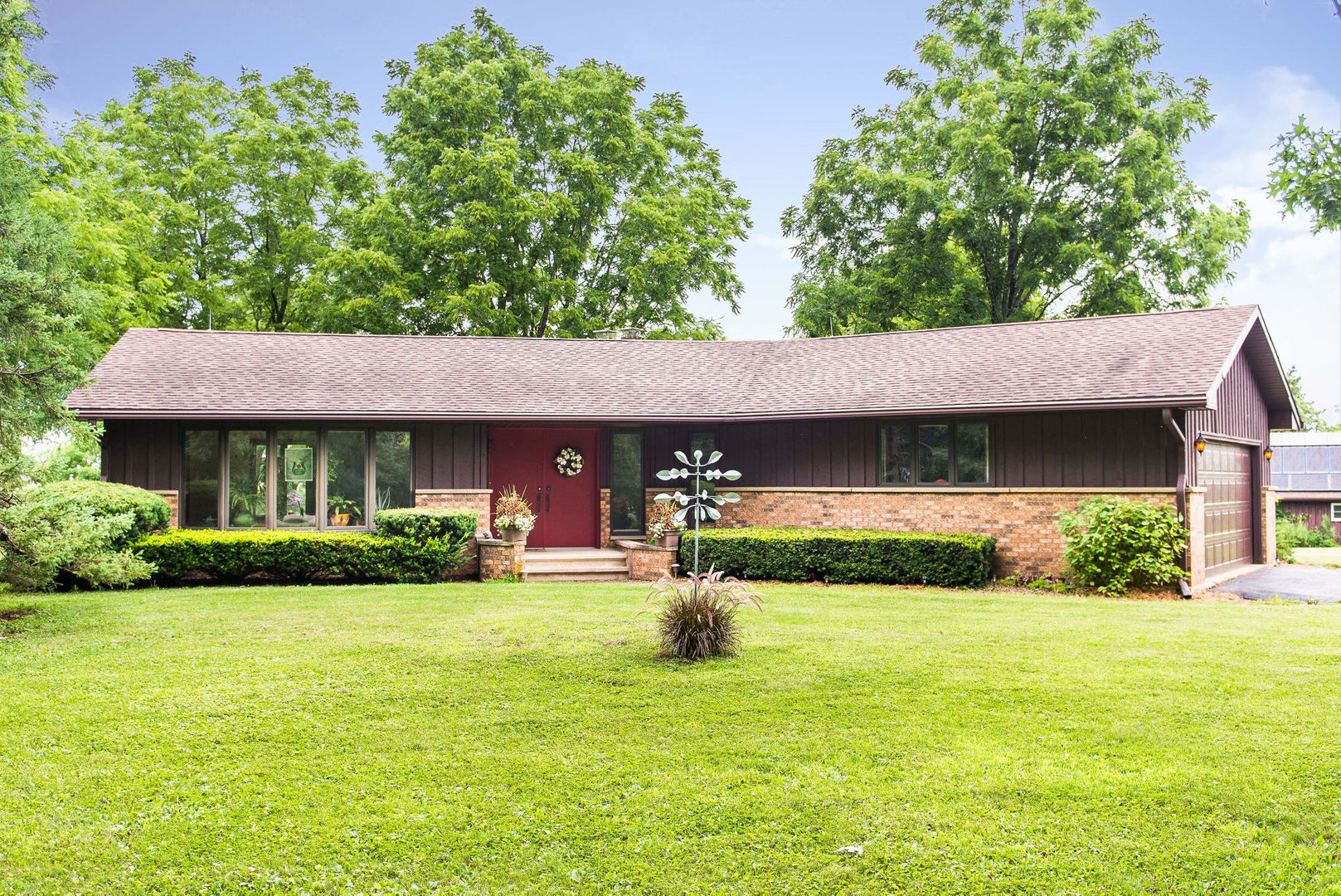 16045 Whipple Road Sycamore, IL 60178 - Photo 1 of 60