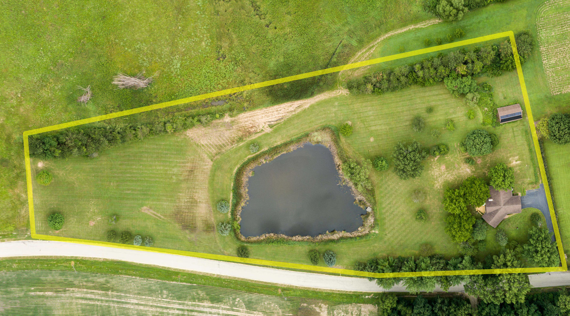 16045 Whipple Road Sycamore, IL 60178 - Photo 54 of 60 a view of a garden
