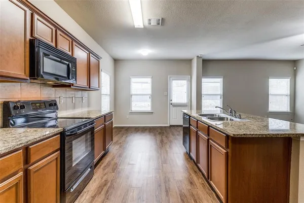 $2,600 | 2903 Castlebend Drive, Seagoville, TX 75159