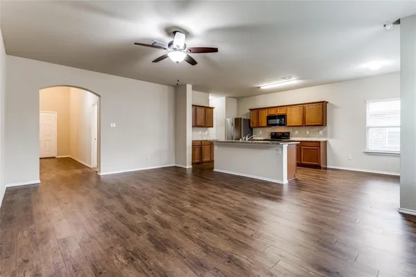 $2,600 | 2903 Castlebend Drive, Seagoville, TX 75159