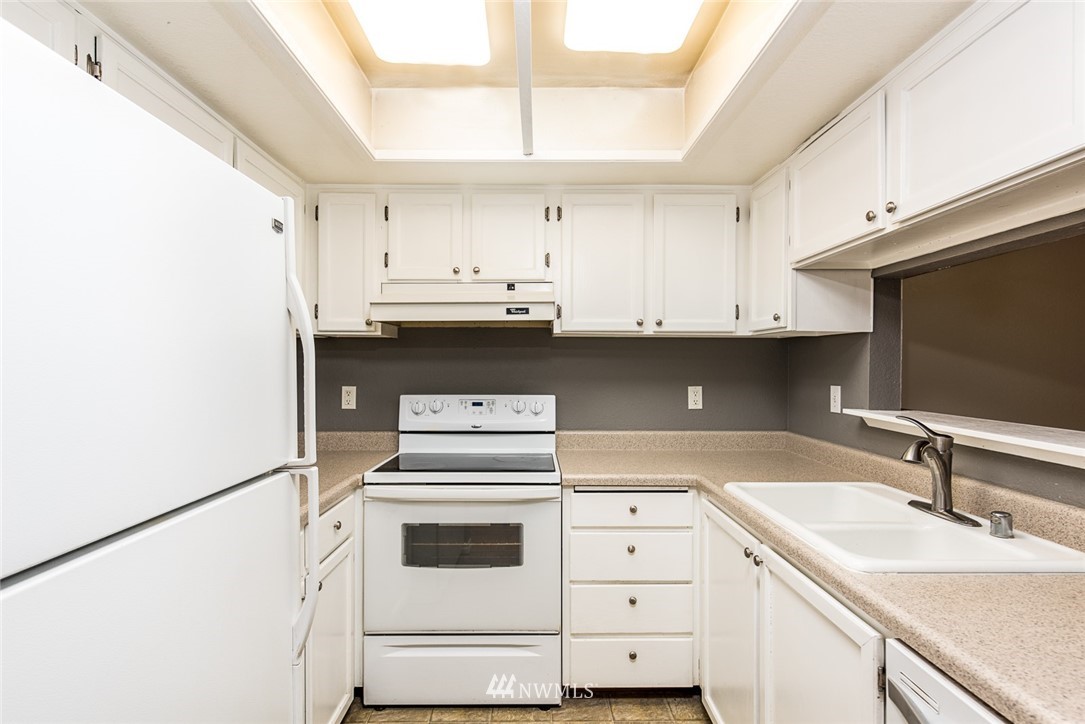 11545 Southeast 175th Street, Unit 2 Renton, WA 98055 - Photo 5 of 13 Gallery Image 5