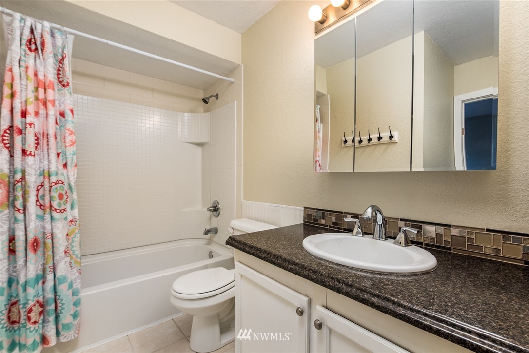 11545 Southeast 175th Street, Unit 2 Renton, WA 98055 - Photo 9 of 13 Gallery Image 9