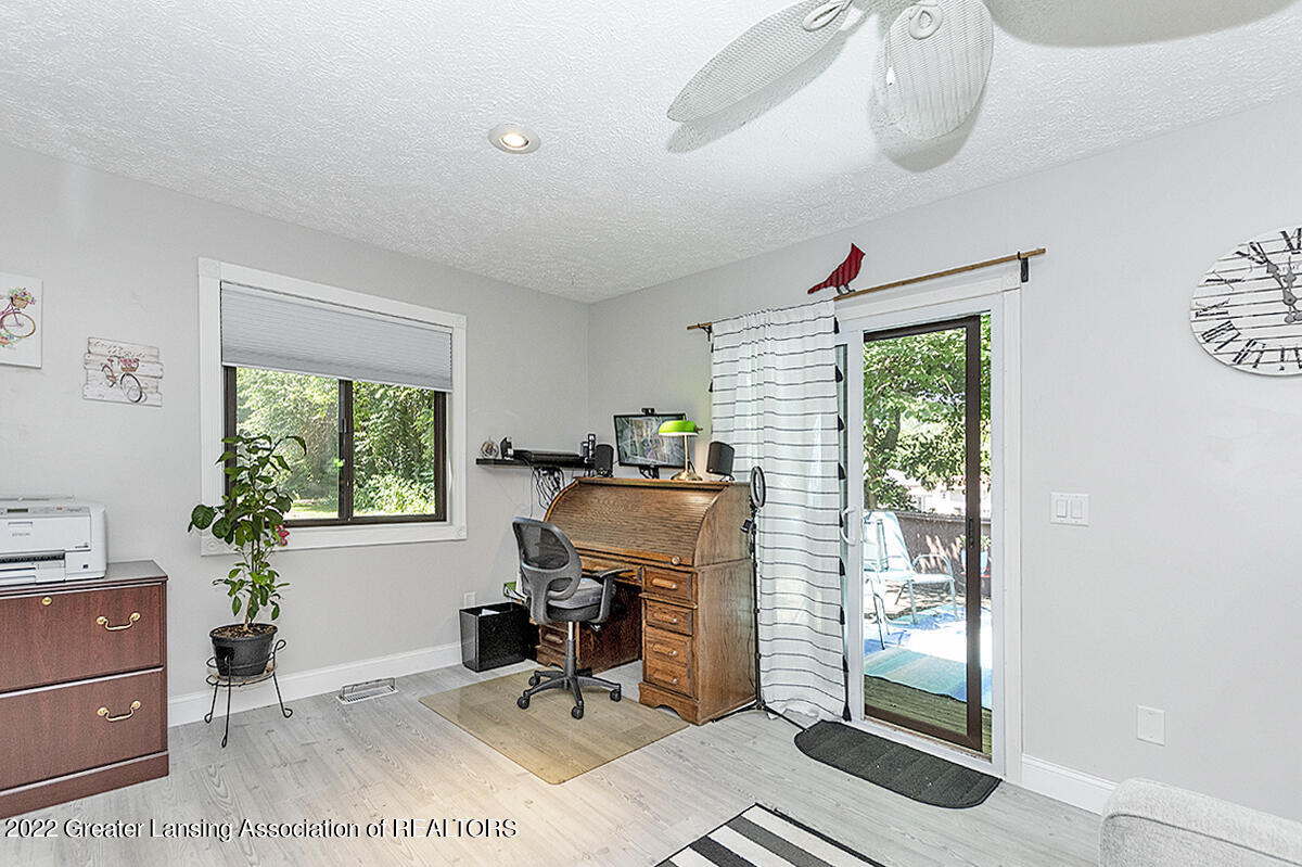 121 East Jolly Road, Unit D1 Lansing, MI 48910 - Photo 14 of 24 14