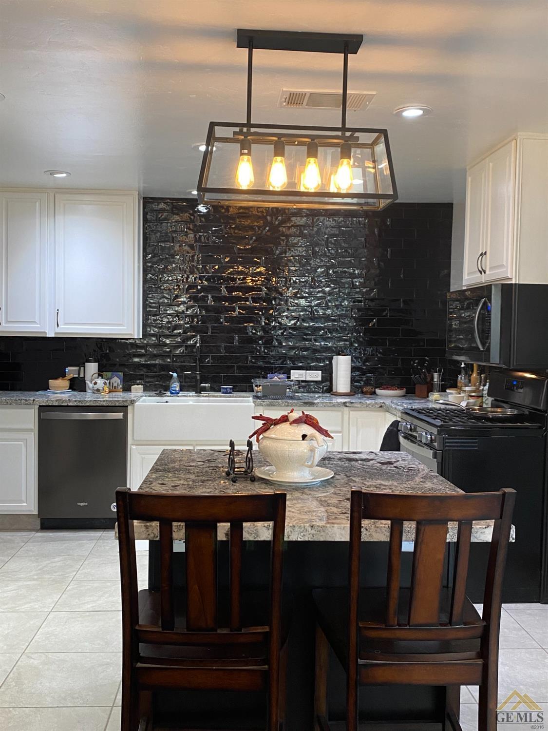 Undisclosed Address Wasco, CA 93280 - Photo 9 of 40