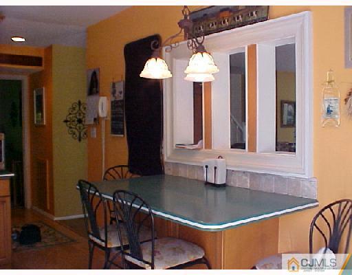 40 Rice Run East Brunswick, NJ 08816 - Photo 4 of 10 Gallery Image 4