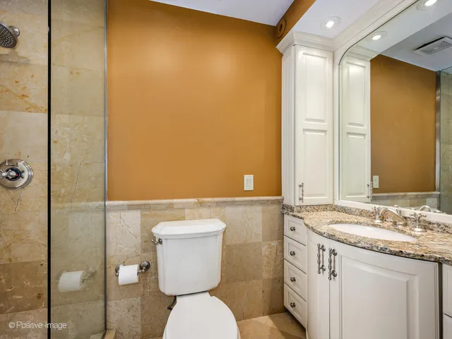 $600,000 | 3530 North Lake Shore Drive, Unit 11B, Chicago, IL 60657