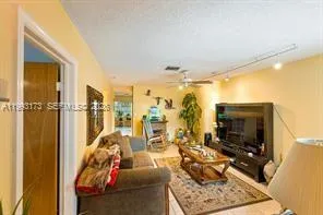 $2,300 | 7651 Northwest 74th Avenue, Unit 1, Tamarac, FL 33321