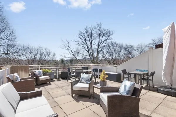 $4,500 | 199 Coolidge Avenue, Unit 105, Watertown, MA 02472