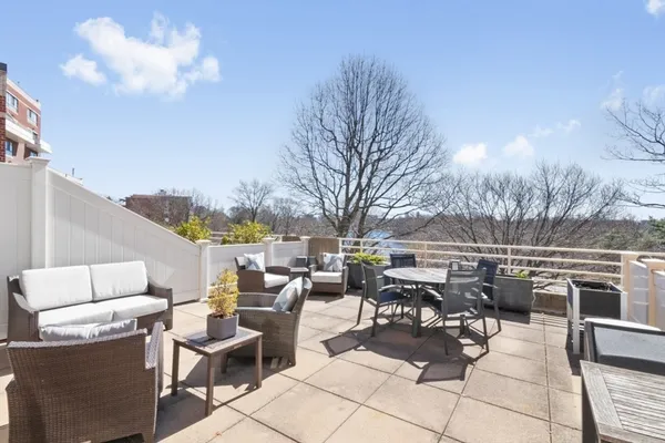 $4,500 | 199 Coolidge Avenue, Unit 105, Watertown, MA 02472