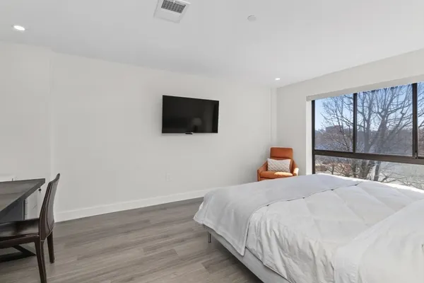 $4,500 | 199 Coolidge Avenue, Unit 105, Watertown, MA 02472