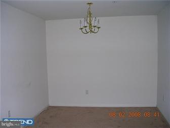 184 Natalie Road Delran, NJ 08075 - Photo 3 of 6 Dining Room