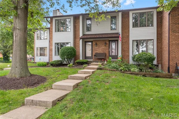$214,000 | 66 Spring Song Court, Unit F, St. Peters, MO 63376