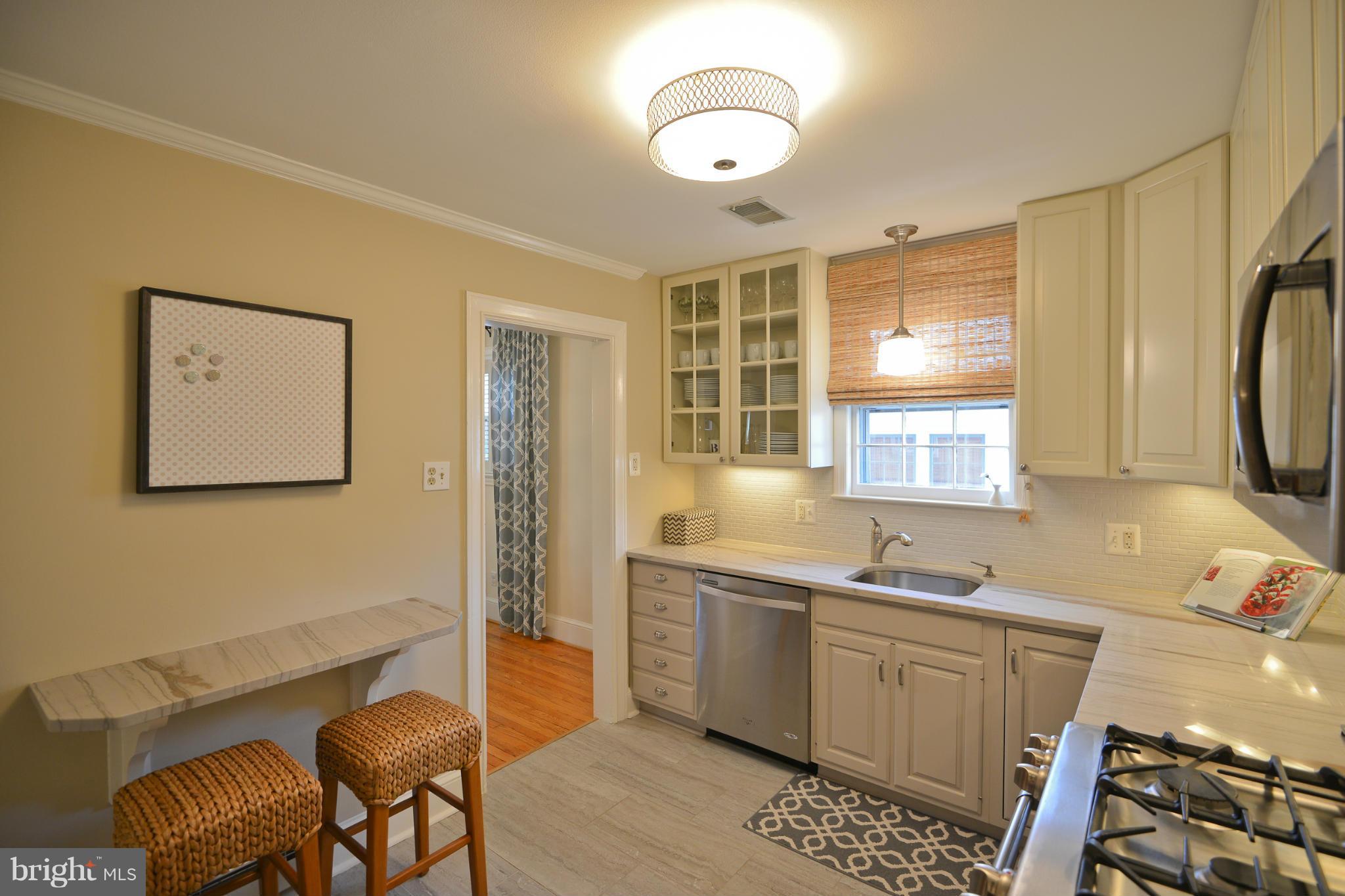 3711 North Pershing Drive Arlington, VA 22203 - Photo 10 of 29 Kitchen
