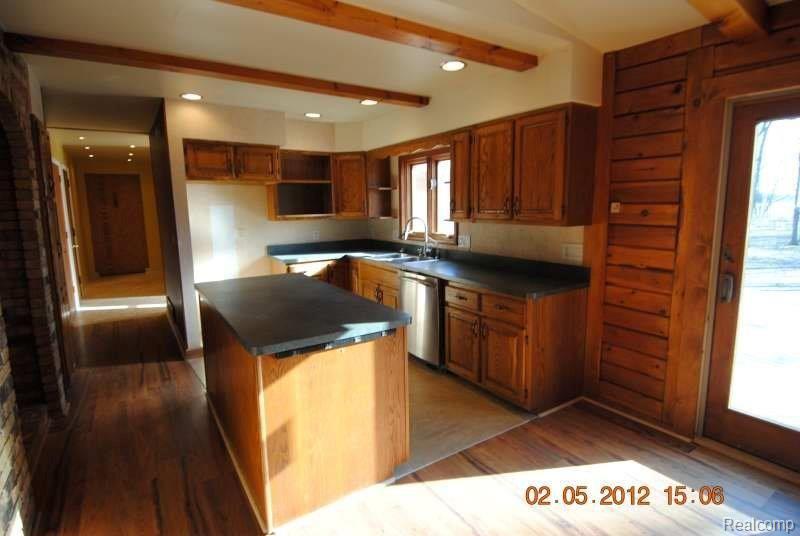 8125 West Waters Road Ann Arbor, MI 48103 - Photo 5 of 14 Kitchen.JPG