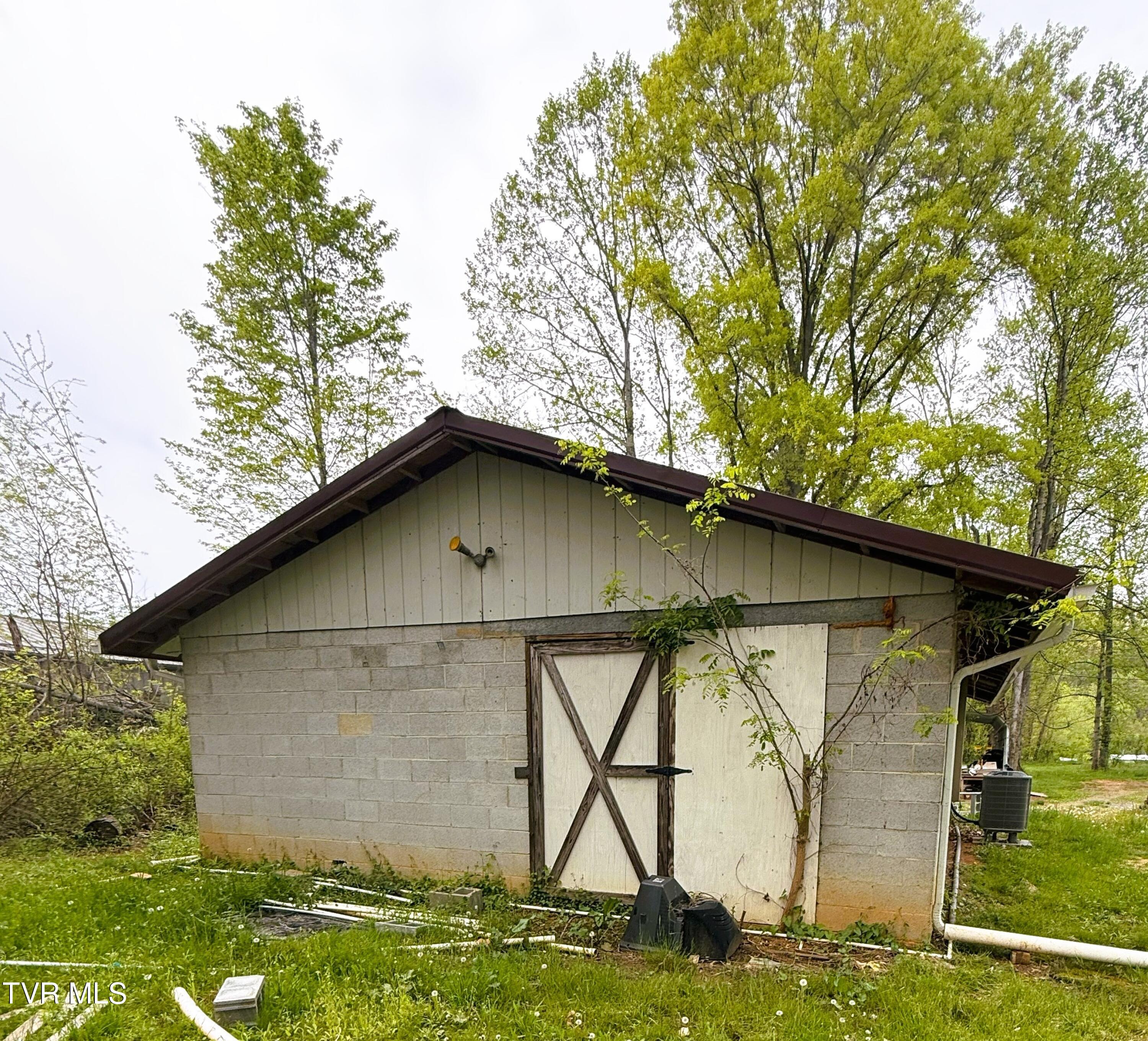 116 Tranbarger Road Church Hill, TN 37642 - Photo 20 of 37 116TranbargerRd21