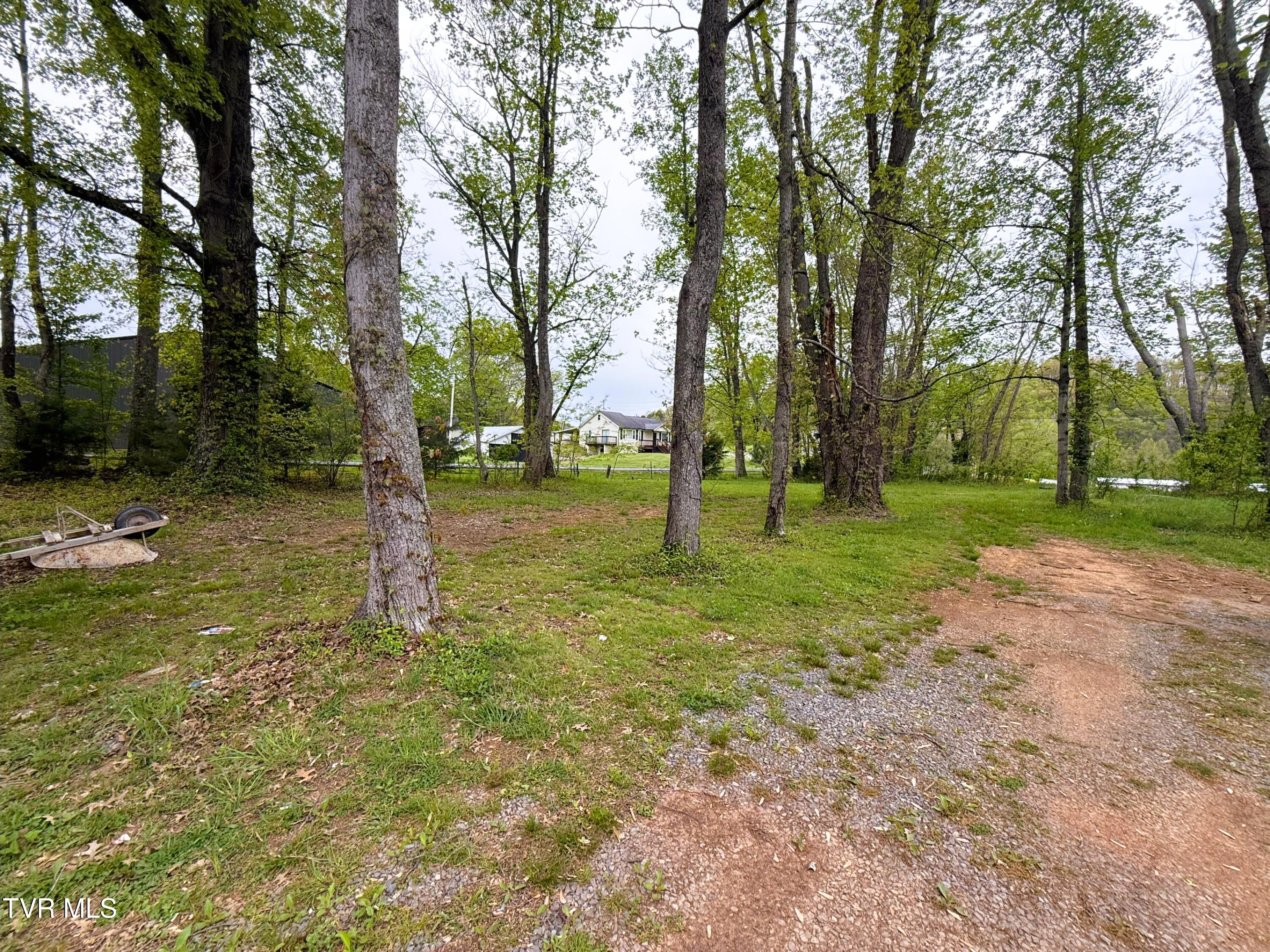 116 Tranbarger Road Church Hill, TN 37642 - Photo 32 of 37 116TranbargerRd35