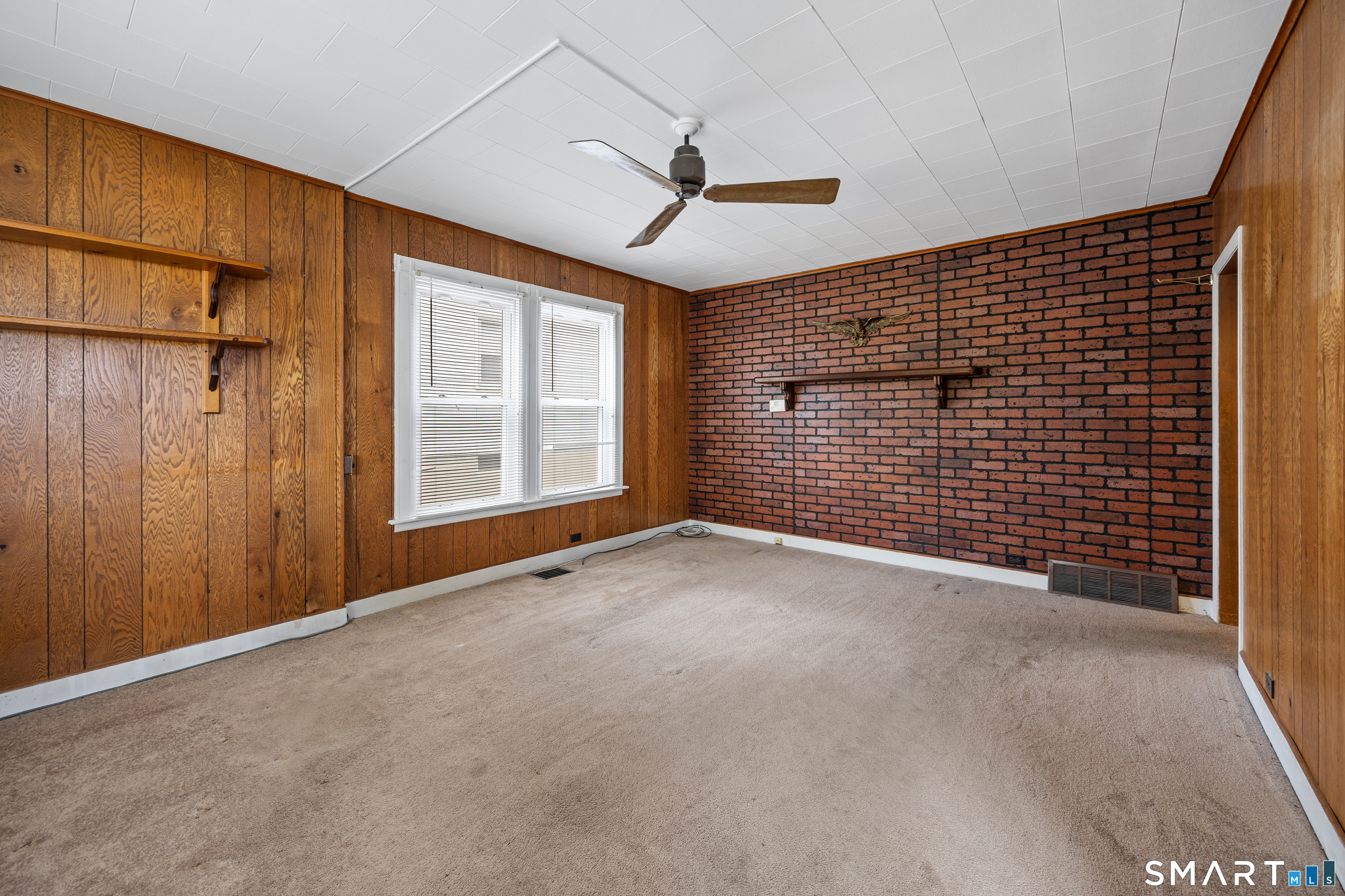 48 Lindsley Street Waterbury, CT 06708 - Photo 13 of 40