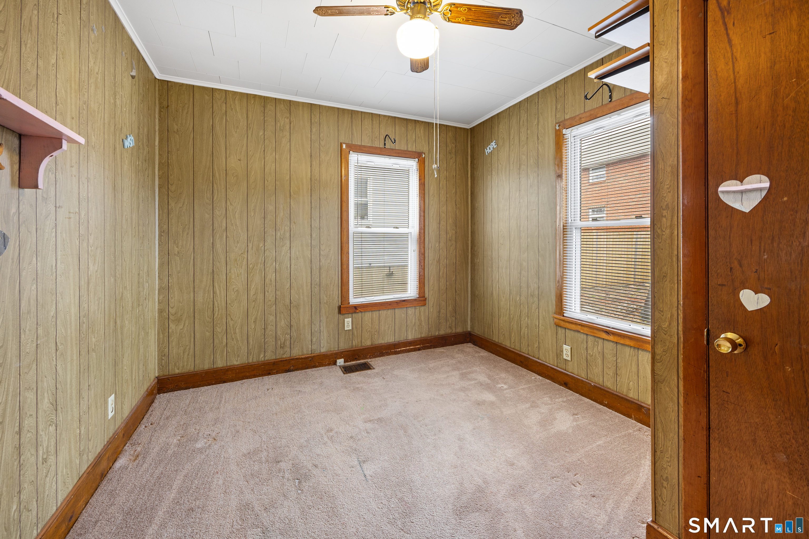 48 Lindsley Street Waterbury, CT 06708 - Photo 14 of 40 1st Floor