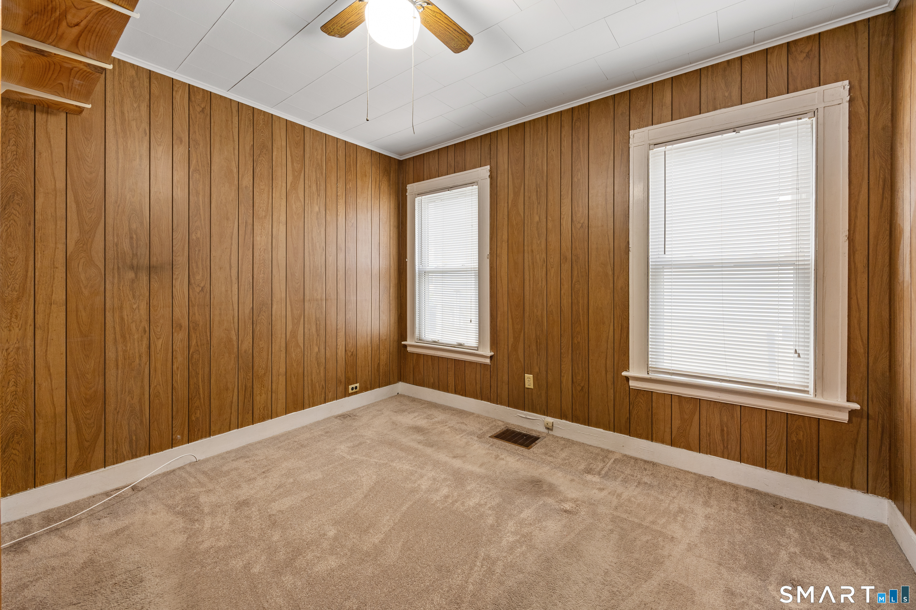 48 Lindsley Street Waterbury, CT 06708 - Photo 16 of 40 1st Floor