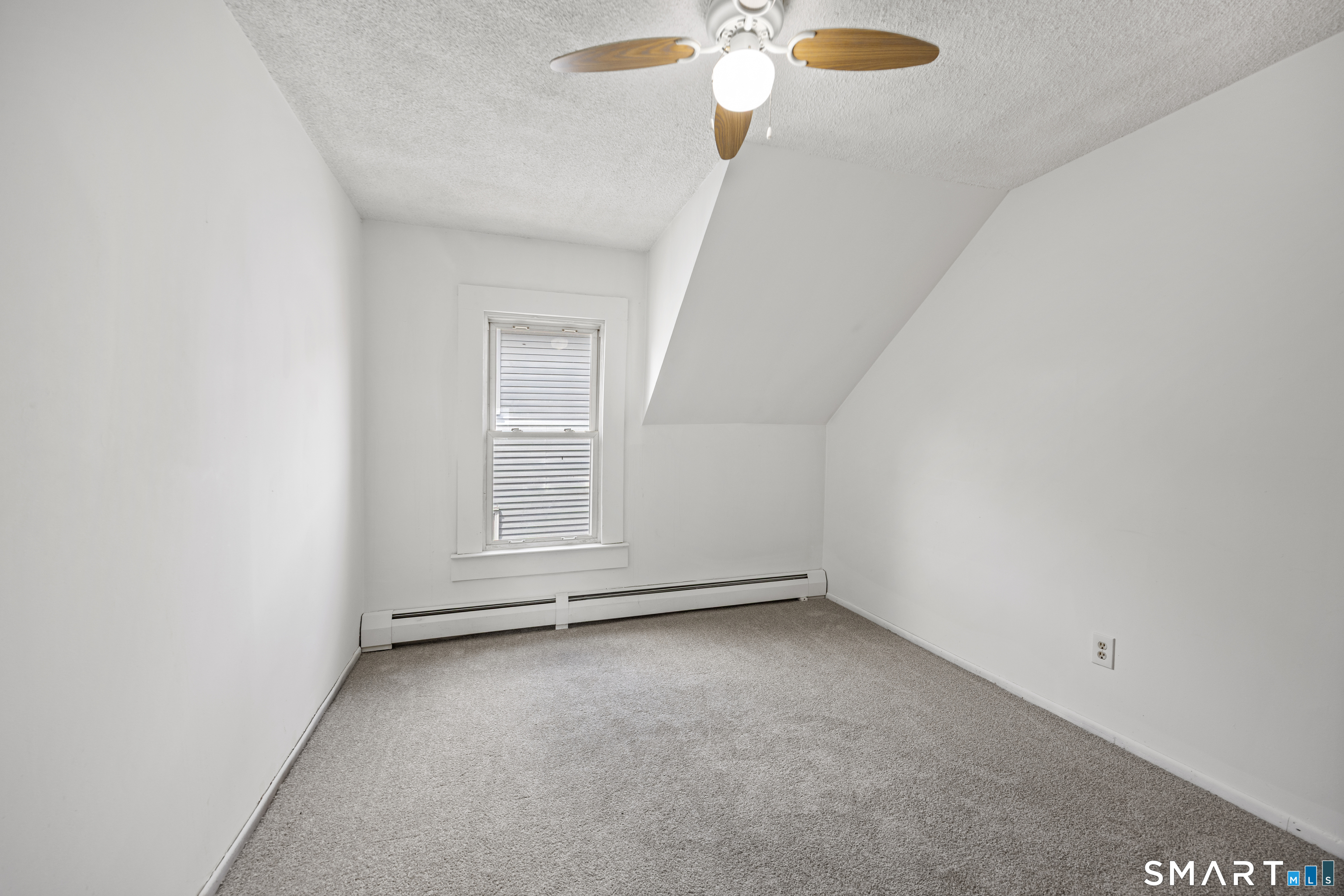 48 Lindsley Street Waterbury, CT 06708 - Photo 25 of 40