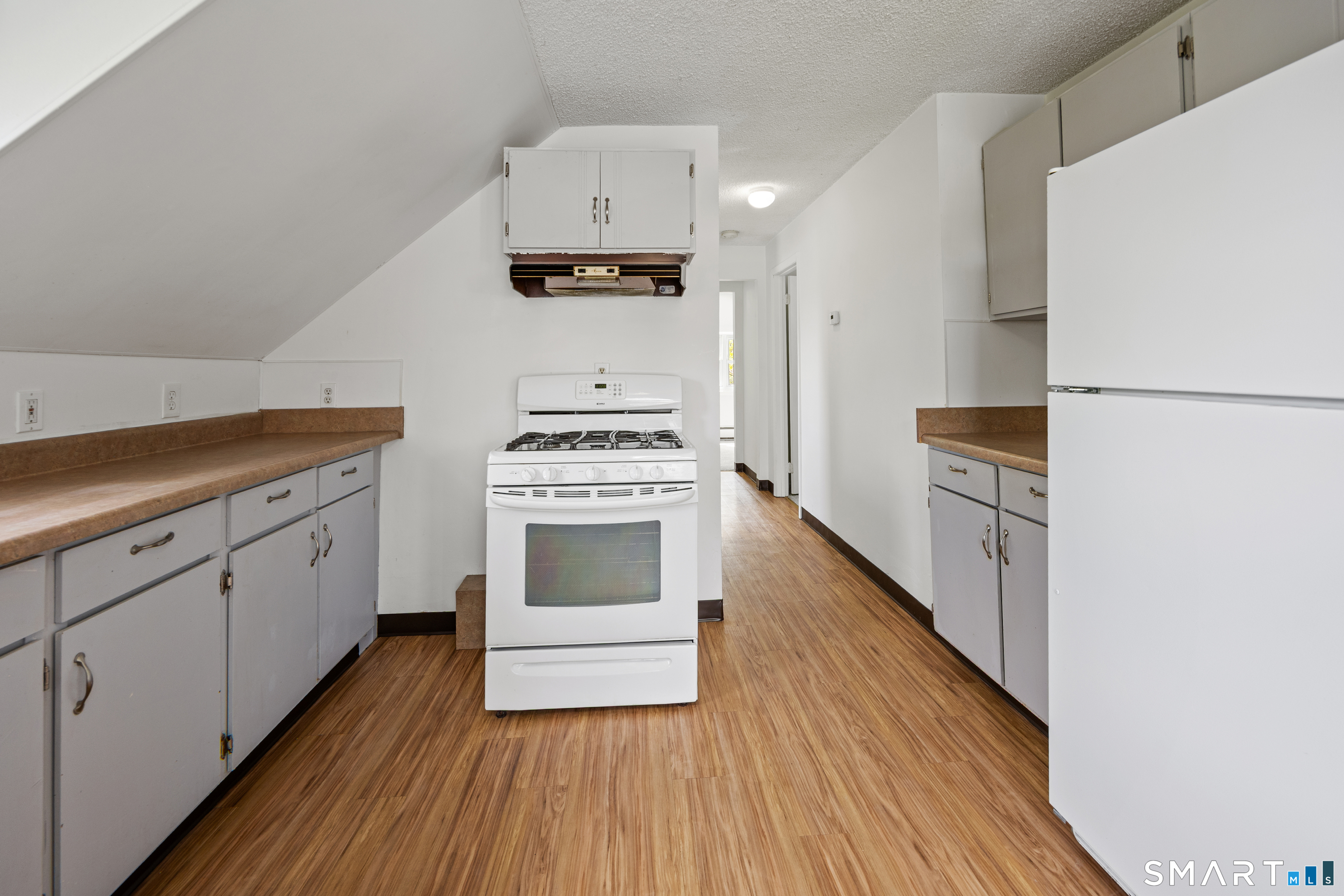 48 Lindsley Street Waterbury, CT 06708 - Photo 30 of 40