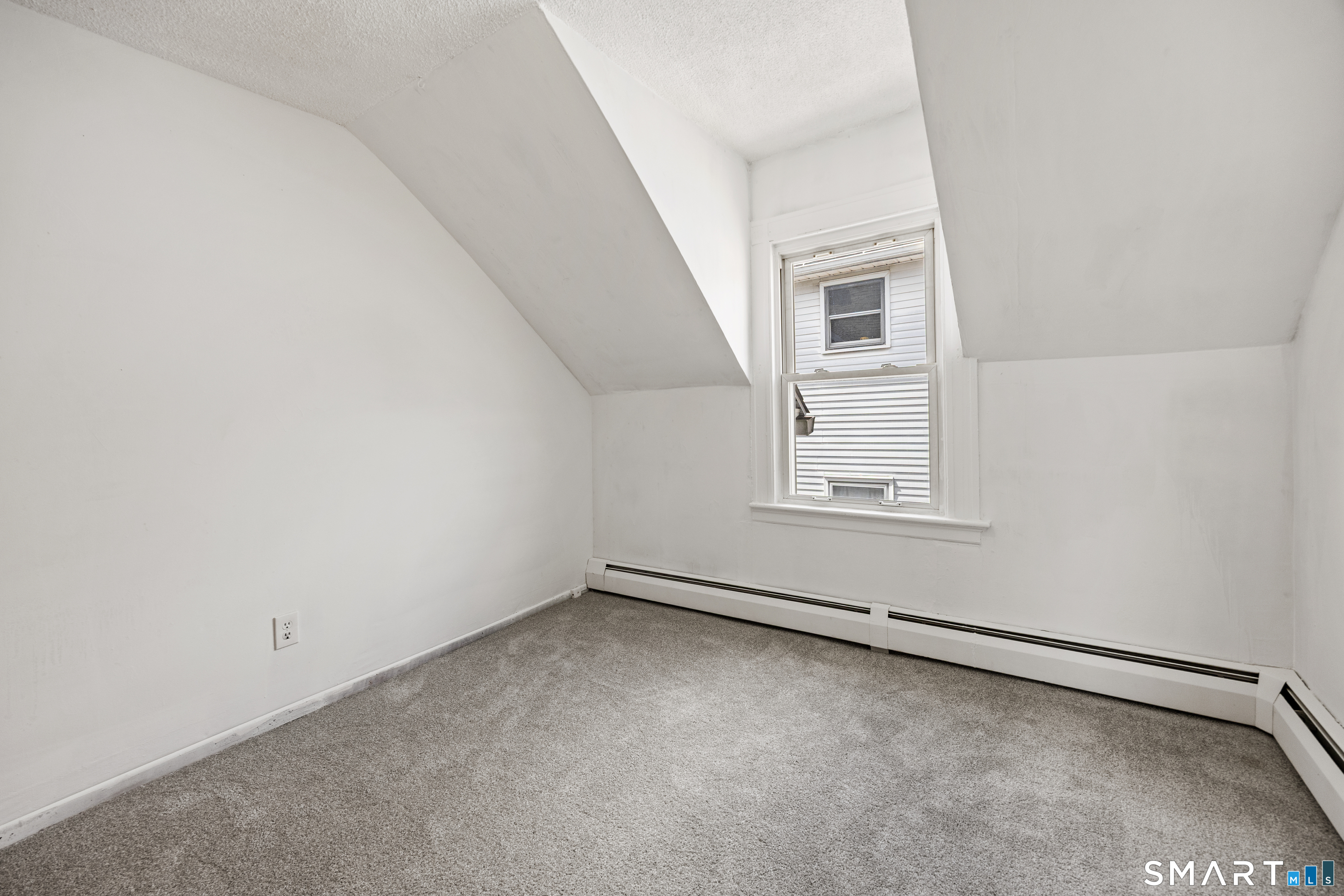 48 Lindsley Street Waterbury, CT 06708 - Photo 34 of 40 2nd Floor