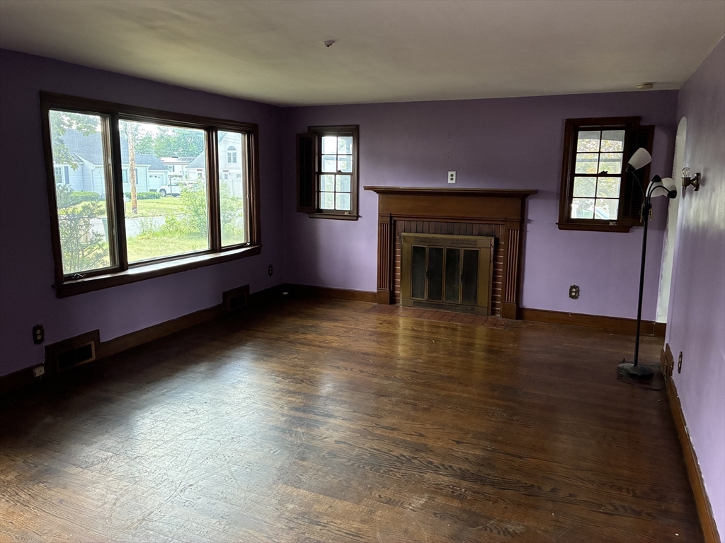 32 White Street Ludlow, MA 01056 - Photo 5 of 16