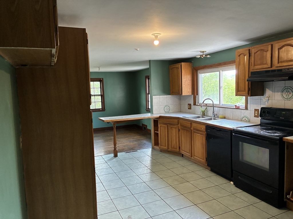 32 White Street Ludlow, MA 01056 - Photo 7 of 16