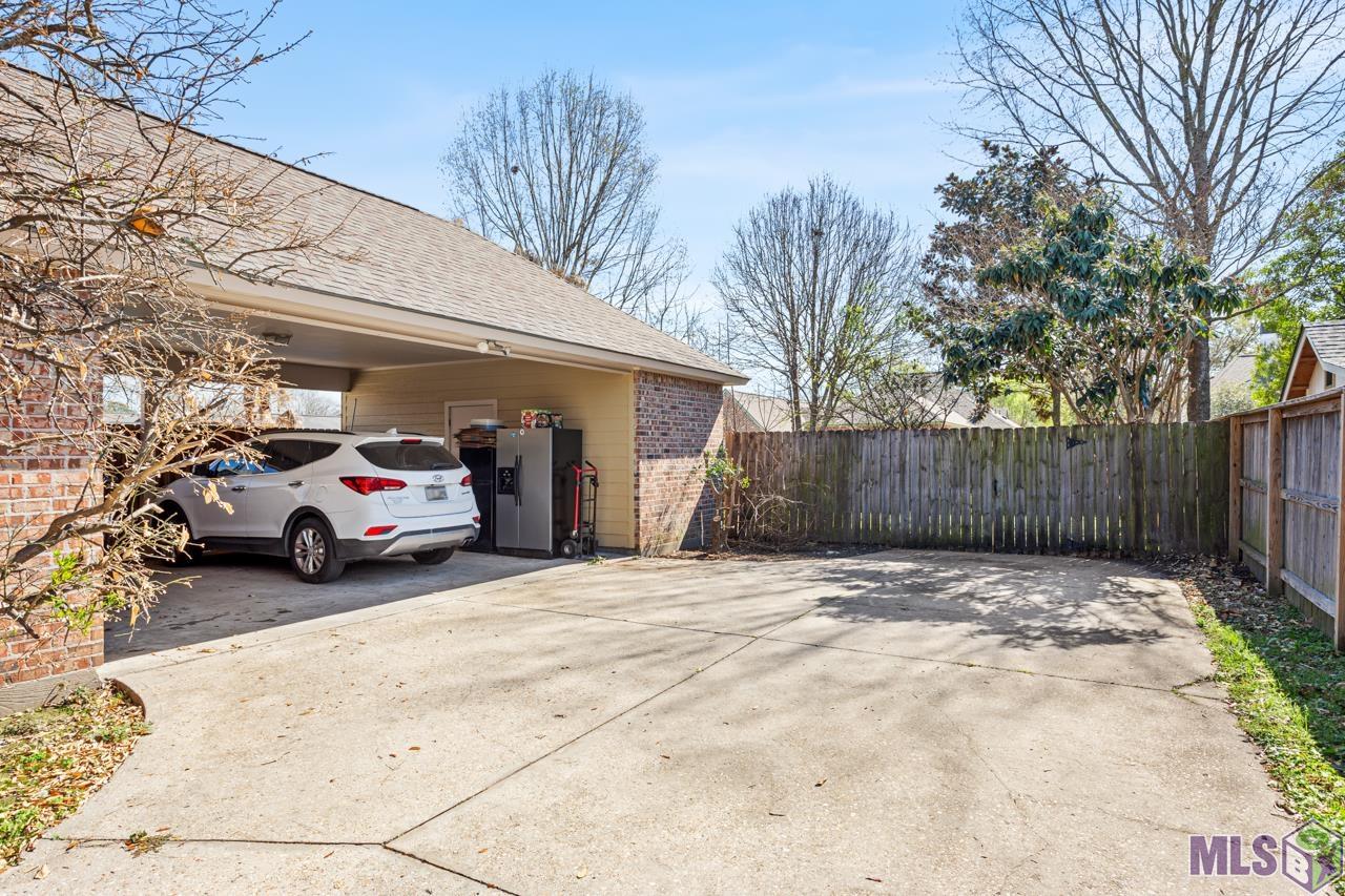 1510 Ridgeland Drive Baton Rouge, LA 70810 - Photo 20 of 24 Great Parking