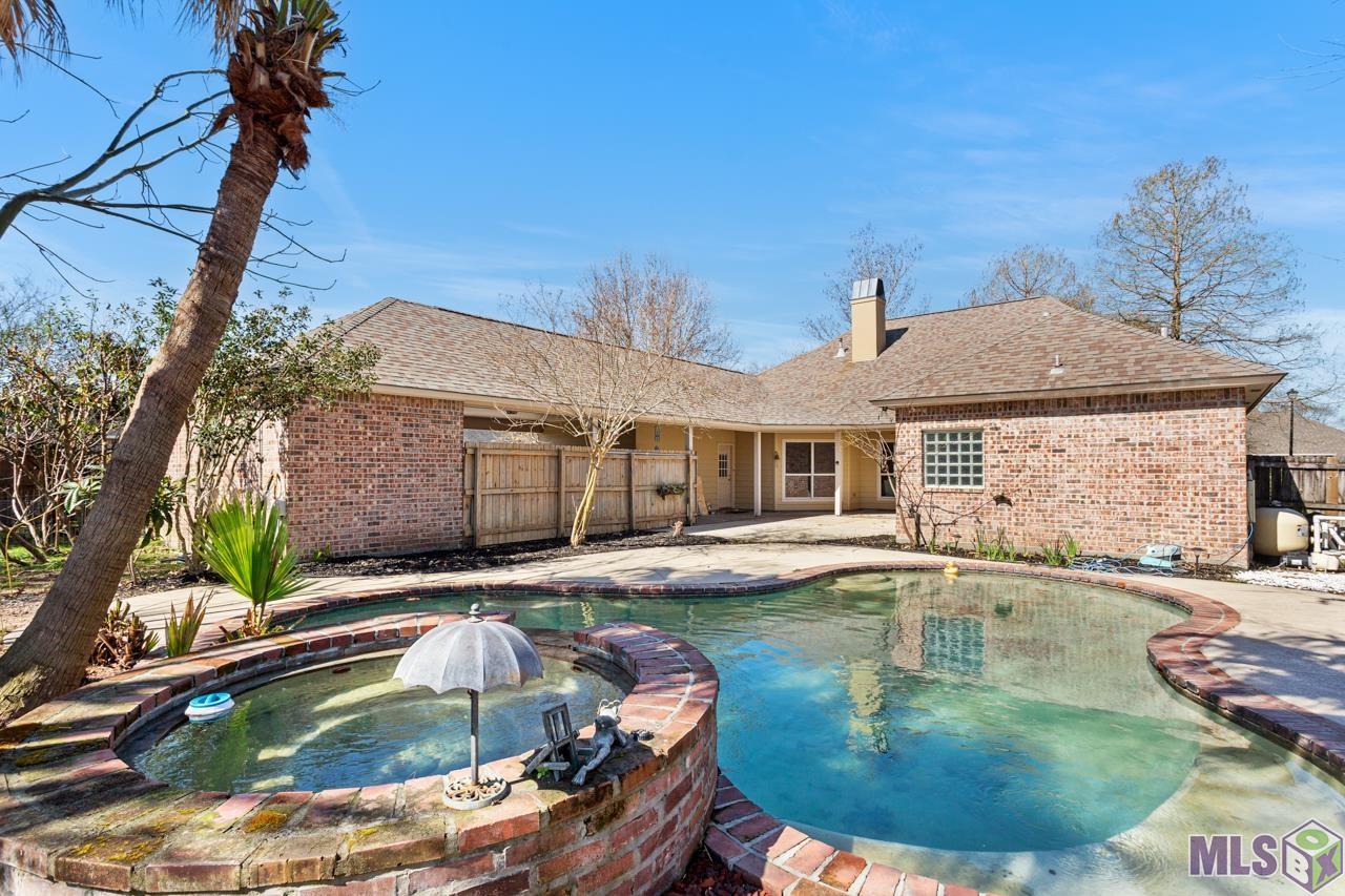 1510 Ridgeland Drive Baton Rouge, LA 70810 - Photo 22 of 24 Heated Pool and Hot Tub!