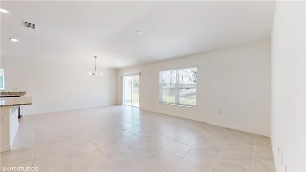 $2,000 | 1019 Gotthard Pass Dr., Winter Haven, FL 33881