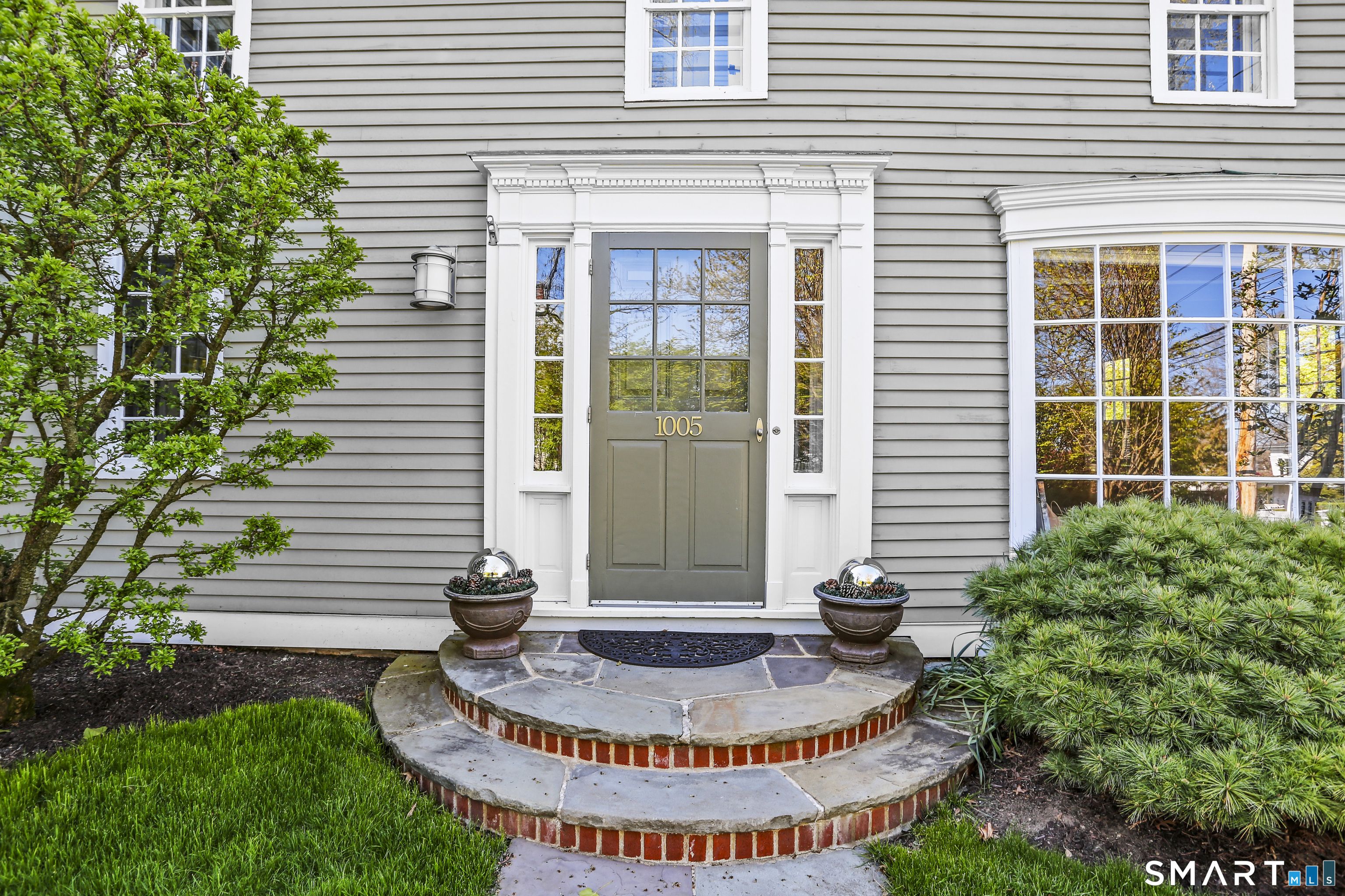 1005 Old Post Road Fairfield, CT 06824 - Photo 2 of 34