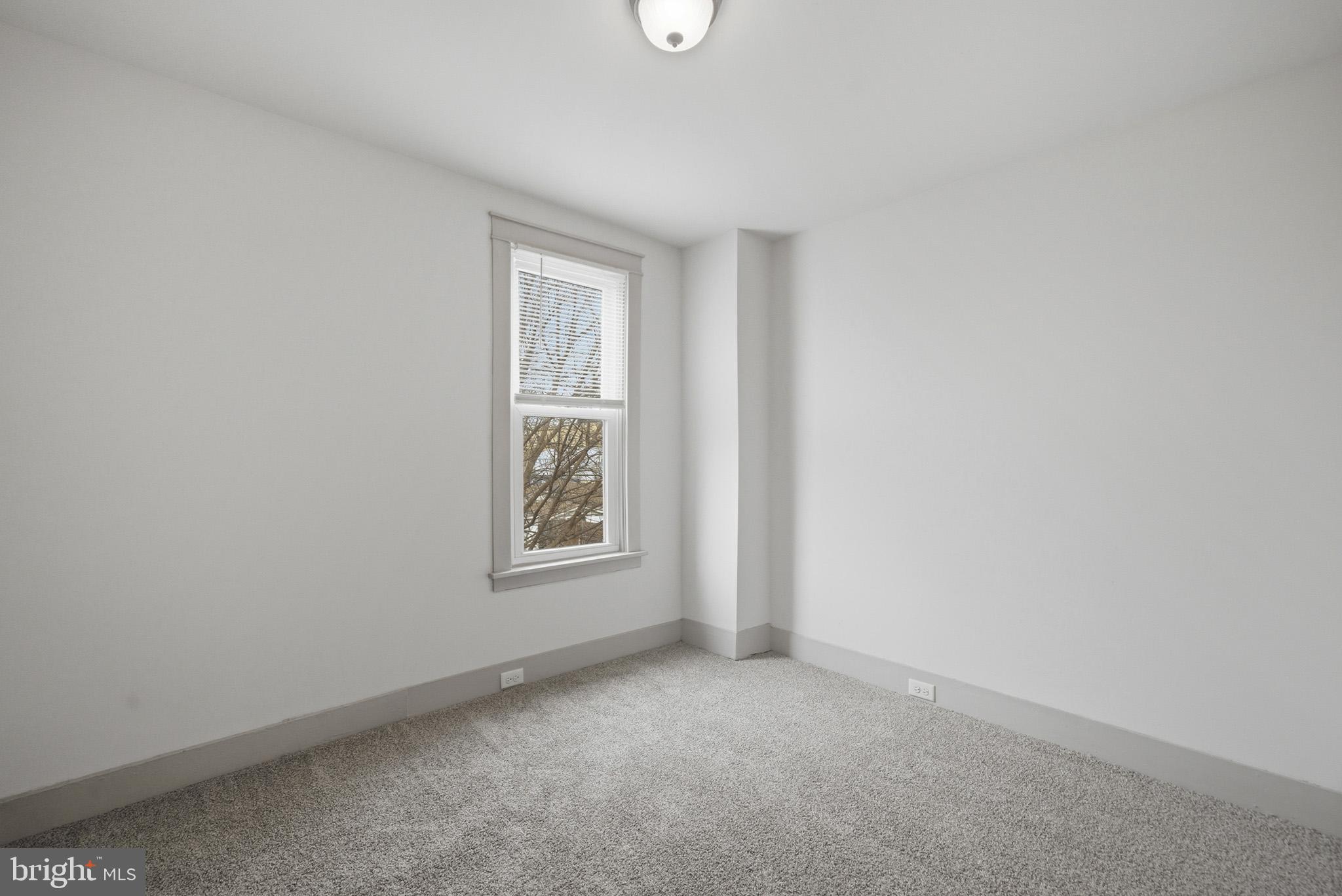 131 West Middle Street Gettysburg, PA 17325 - Photo 41 of 47 an empty room with windows