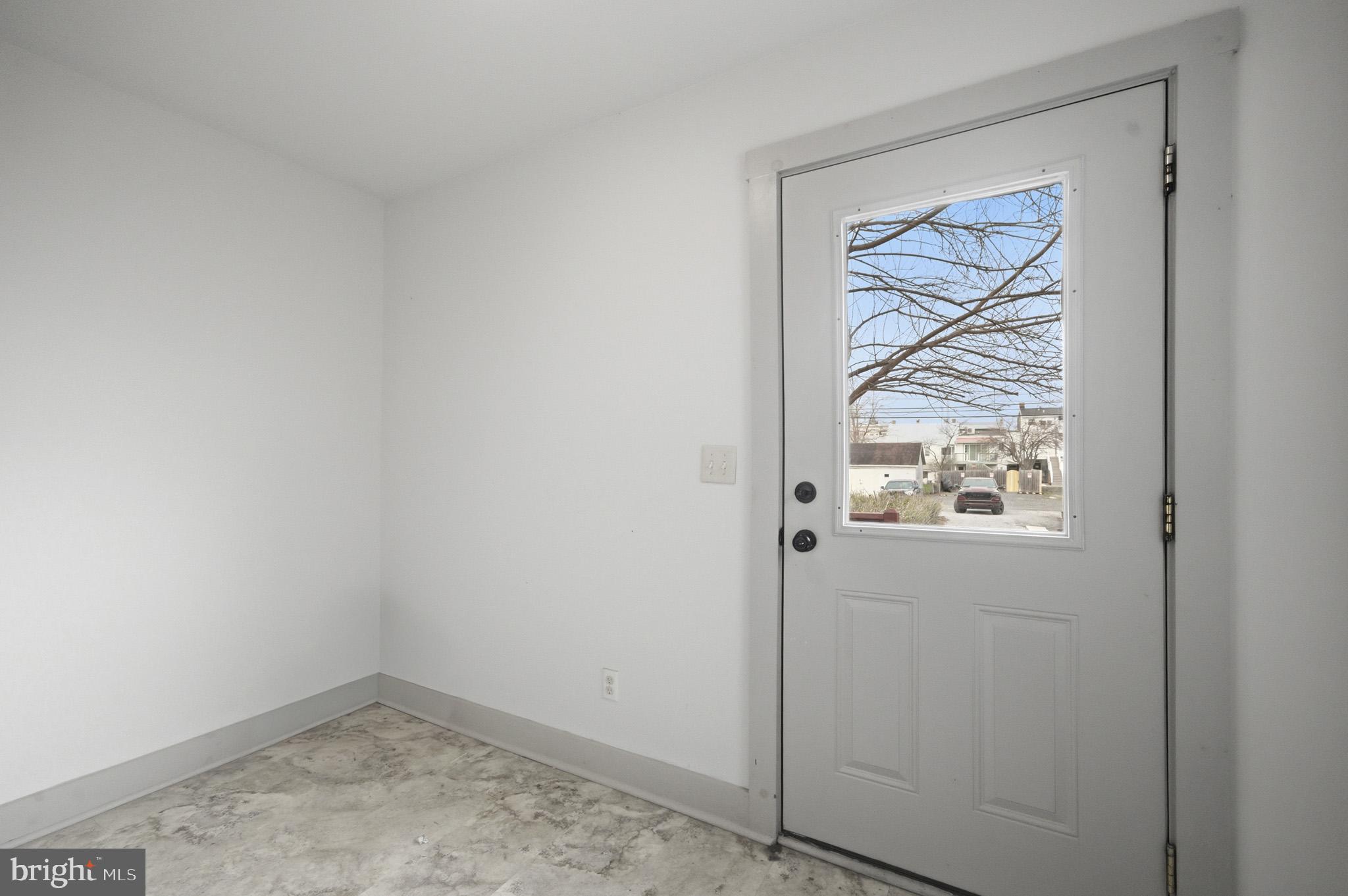 131 West Middle Street Gettysburg, PA 17325 - Photo 7 of 47 an empty room with windows