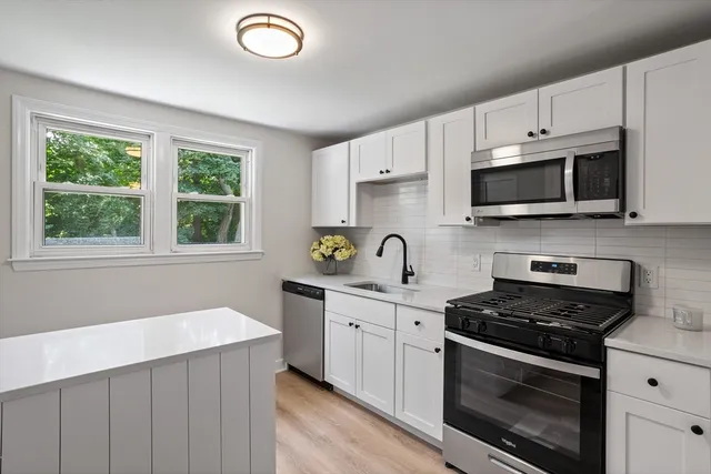 $3,200 | 15 Genetti Street, Unit 15, Bedford, MA 01730