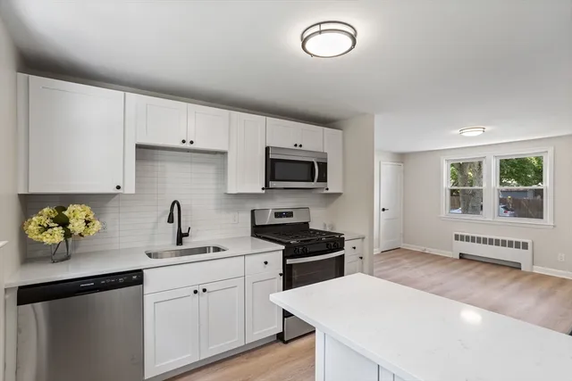 $3,200 | 15 Genetti Street, Unit 15, Bedford, MA 01730