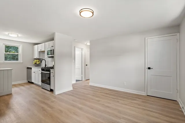 $3,200 | 15 Genetti Street, Unit 15, Bedford, MA 01730